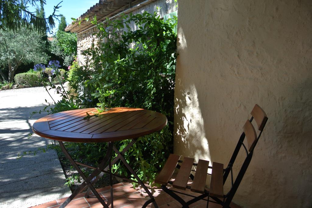 Bed and Breakfast La Vieille Bastide Flayosc Экстерьер фото
